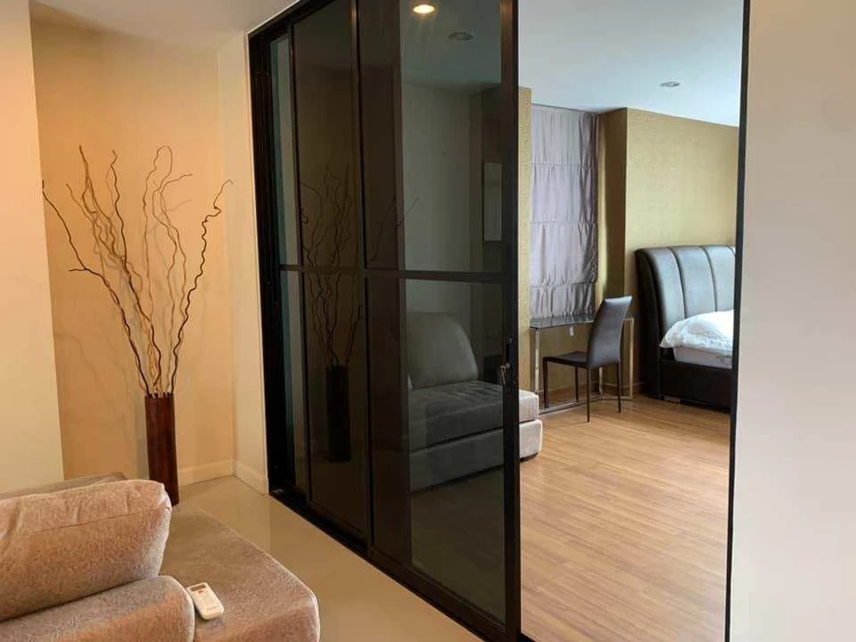Condo for sale/rent: The Forest Chaengwattana. Beautiful and luxurious. See the promotion. Buy/reserve now!!
