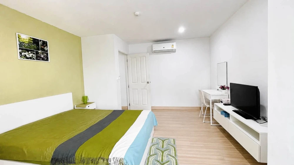 Sell/Rent The Kith Plus Nawamin Condo, 2 bedrooms, built-in furniture, ready to move in, reasonable price, don't miss it!