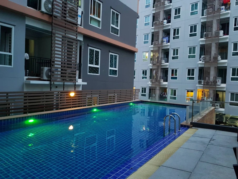 Condo for sale/rent Politehn Reef, a condo next to the Chao Phraya River, cool air, not crowded, with furniture. Reserve now!