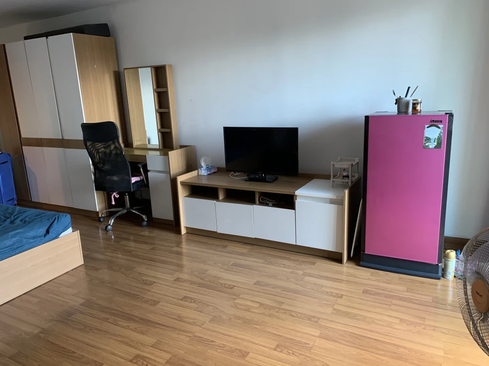 Condo for sale/rent Politehn Reef, a condo next to the Chao Phraya River, cool air, not crowded, with furniture. Reserve now!