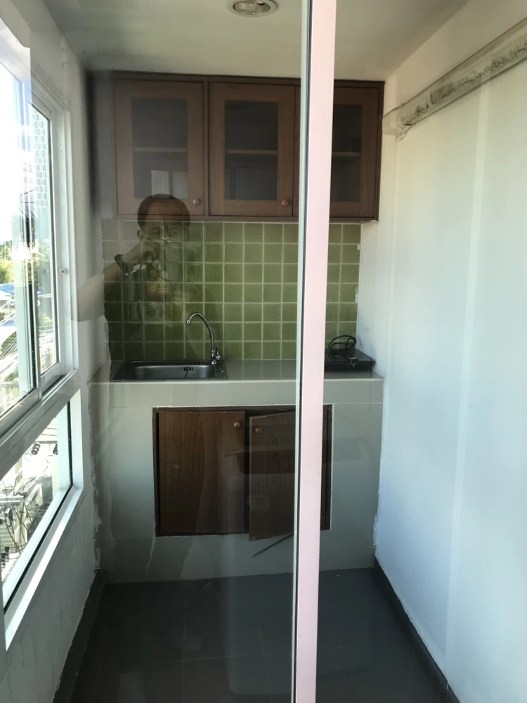 Condo for sale/rent Politehn Reef, a condo next to the Chao Phraya River, cool air, not crowded, with furniture. Reserve now!