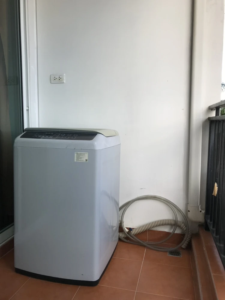 Condo for sale/rent Politehn Reef, a condo next to the Chao Phraya River, cool air, not crowded, with furniture. Reserve now!