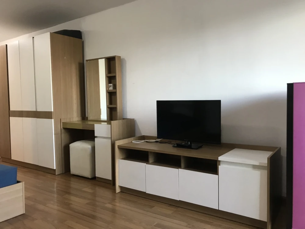 Condo for sale/rent Politehn Reef, a condo next to the Chao Phraya River, cool air, not crowded, with furniture. Reserve now!