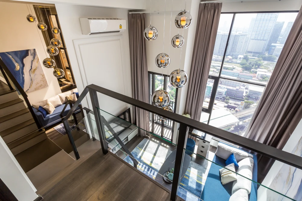 For sale/rent Condo Night at night, Space Ratchayothin, next to BTS Phahonyothin 24.