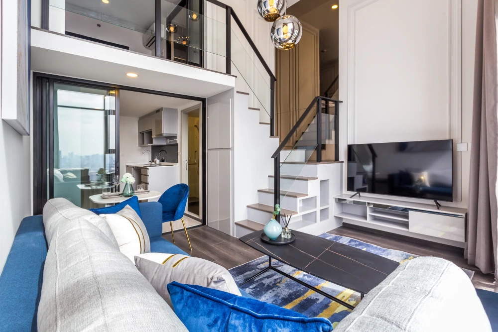 For sale/rent Condo Night at night, Space Ratchayothin, next to BTS Phahonyothin 24.
