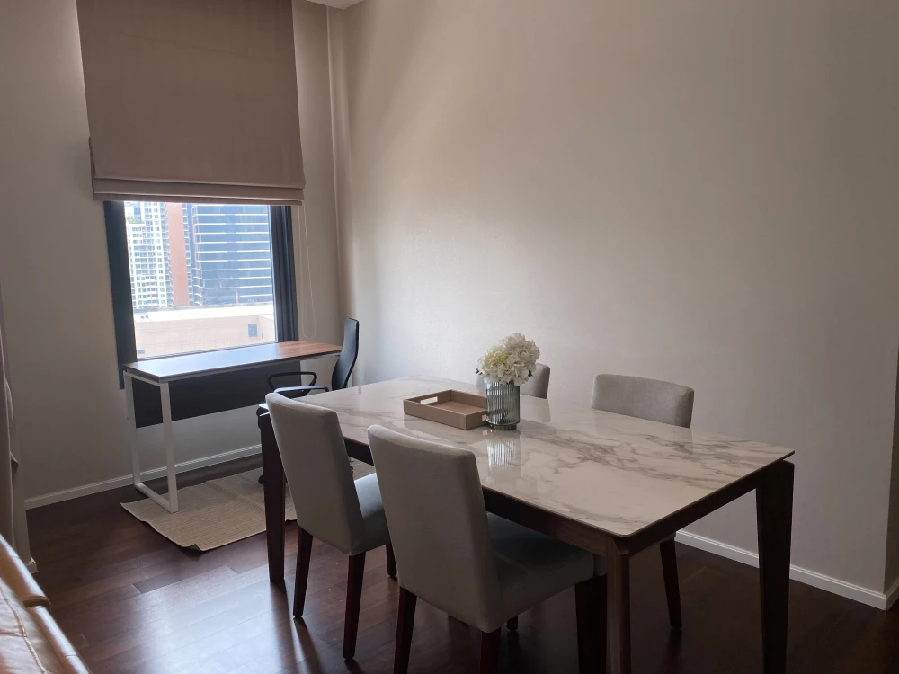 Sell / rent urgently !! Condo The Diplomat 39, good location, near the train, ready to move in, can't miss it !!