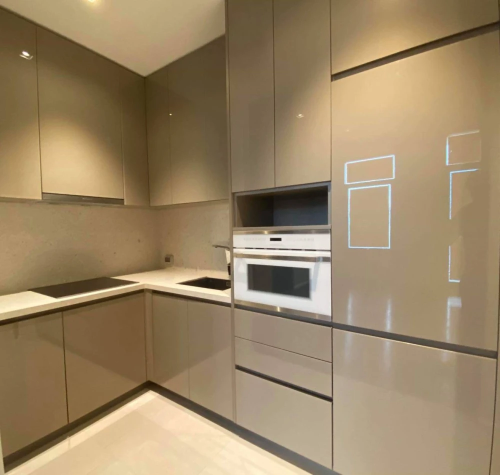 Sell / rent urgently !! Condo The Diplomat 39, good location, near the train, ready to move in, can't miss it !!