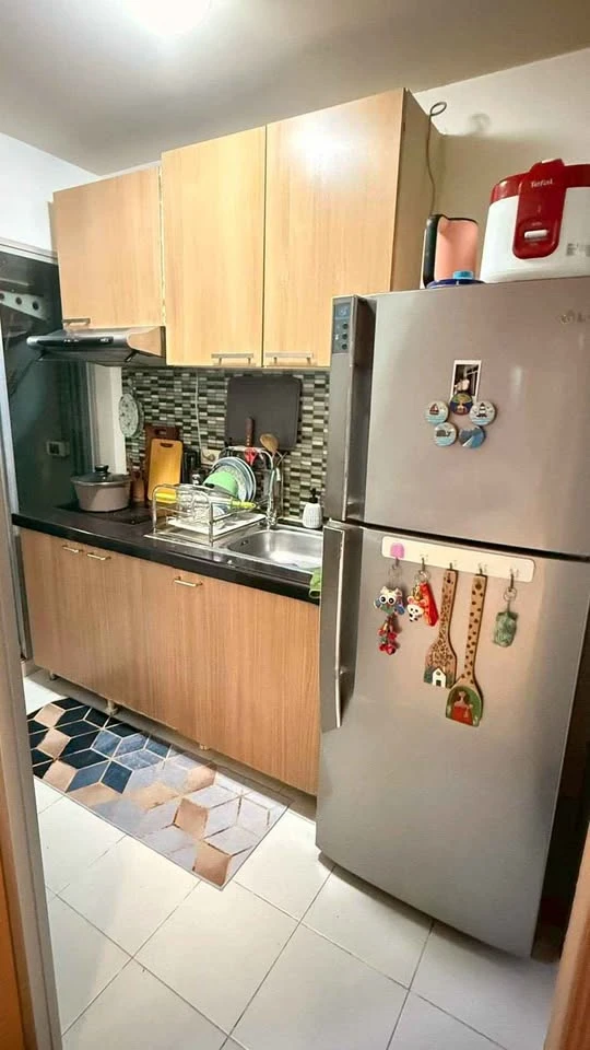 Sell / rent urgently !! D-Condo Ramindra, full of furniture, good location, near department stores, don't miss !!