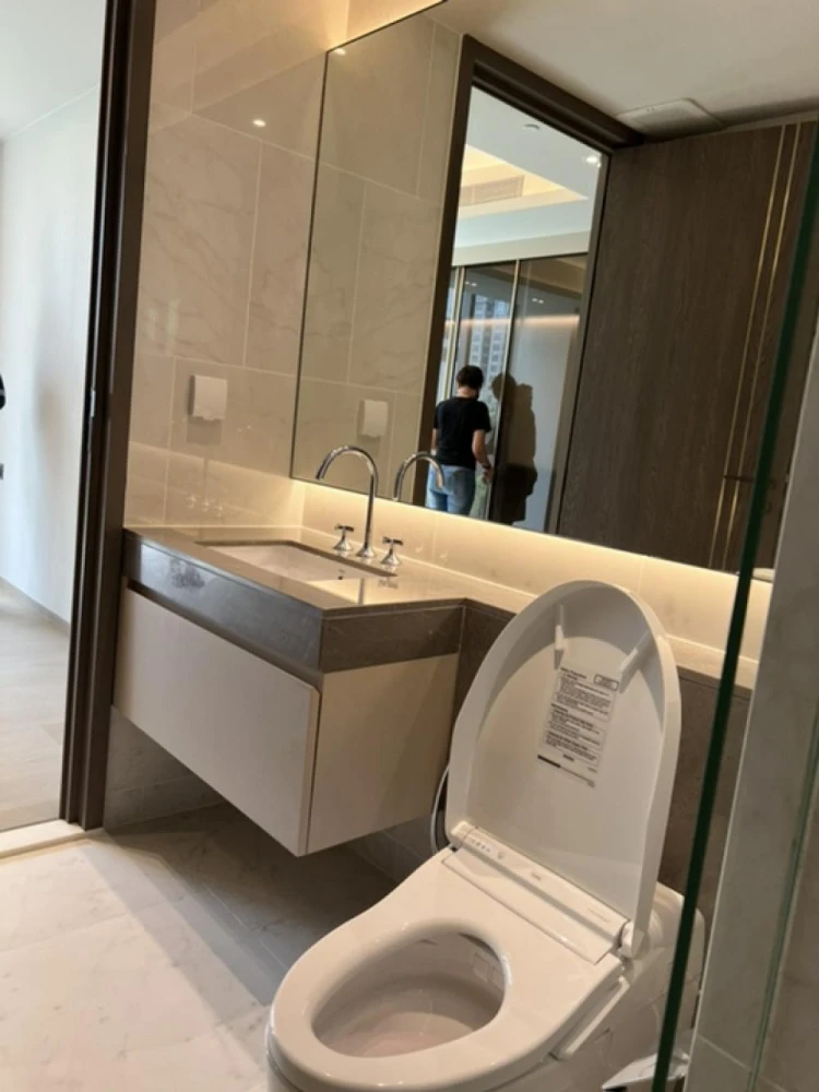 For Sale/Rent!! Tonson One Residence 2 bedrooms (11/9) Empty room, spacious area, very comfortable, book now, don't miss out.