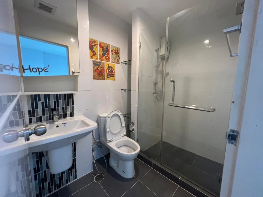 For sale: The Niche Mono Ratchavipha, high floor, city view, complete amenities, good price. Must reserve quickly like this.