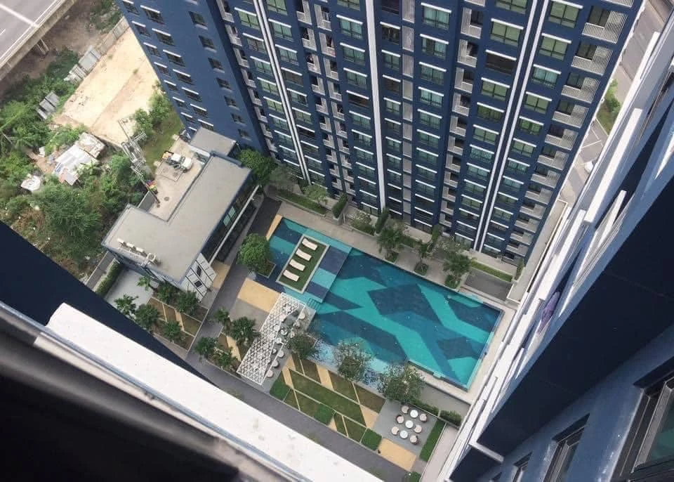 For sale: The Niche Mono Ratchavipha, high floor, city view, complete amenities, good price. Must reserve quickly like this.