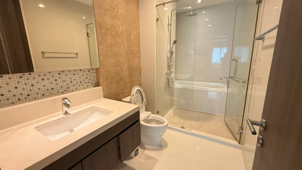 For Sale & Rent – Bright Sukhumvit 24 | Luxury Condominium in a Prime Sukhumvit Location