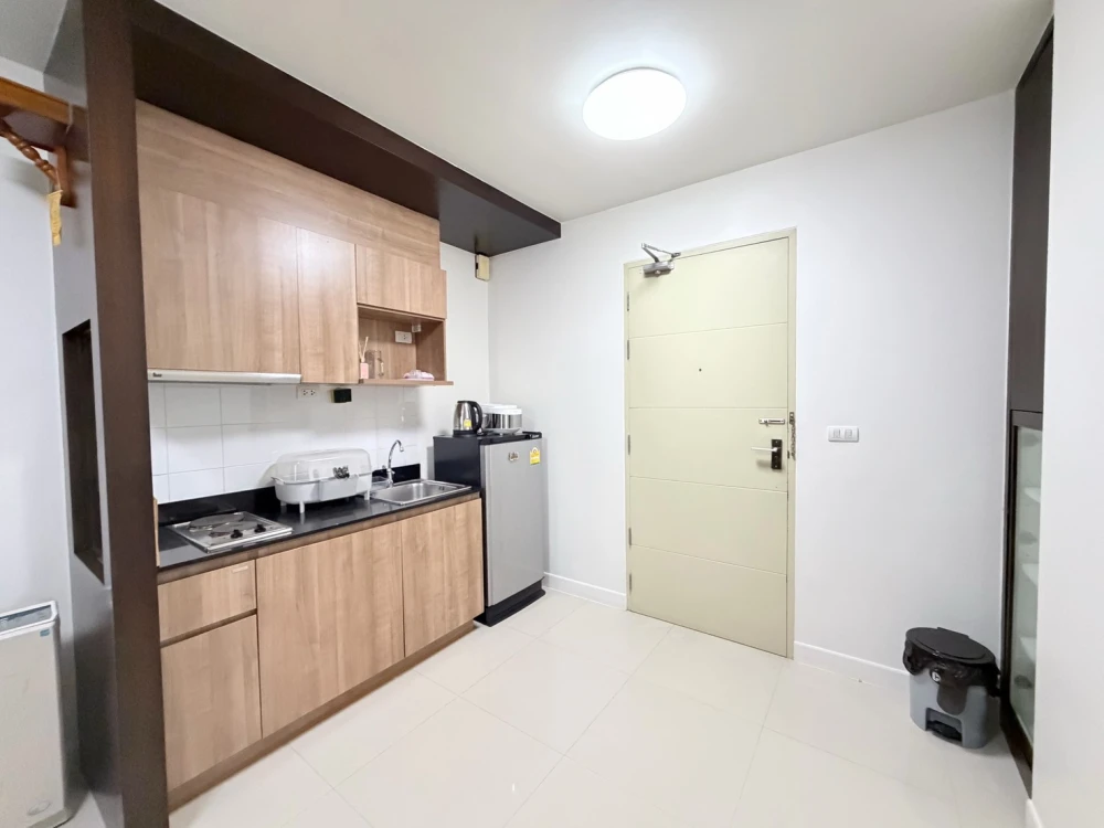 [FOR SALE & RENT] Ultra-Private Corner Unit on High Floor with Pool View & Resident Garden | ✨ Ideo Sathorn-Taksin