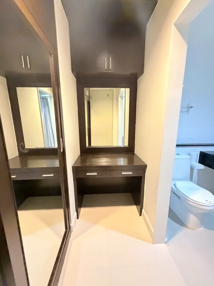 [FOR SALE & RENT] Ultra-Private Corner Unit on High Floor with Pool View & Resident Garden | ✨ Ideo Sathorn-Taksin