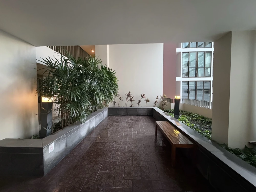 [FOR SALE & RENT] Ultra-Private Corner Unit on High Floor with Pool View & Resident Garden | ✨ Ideo Sathorn-Taksin