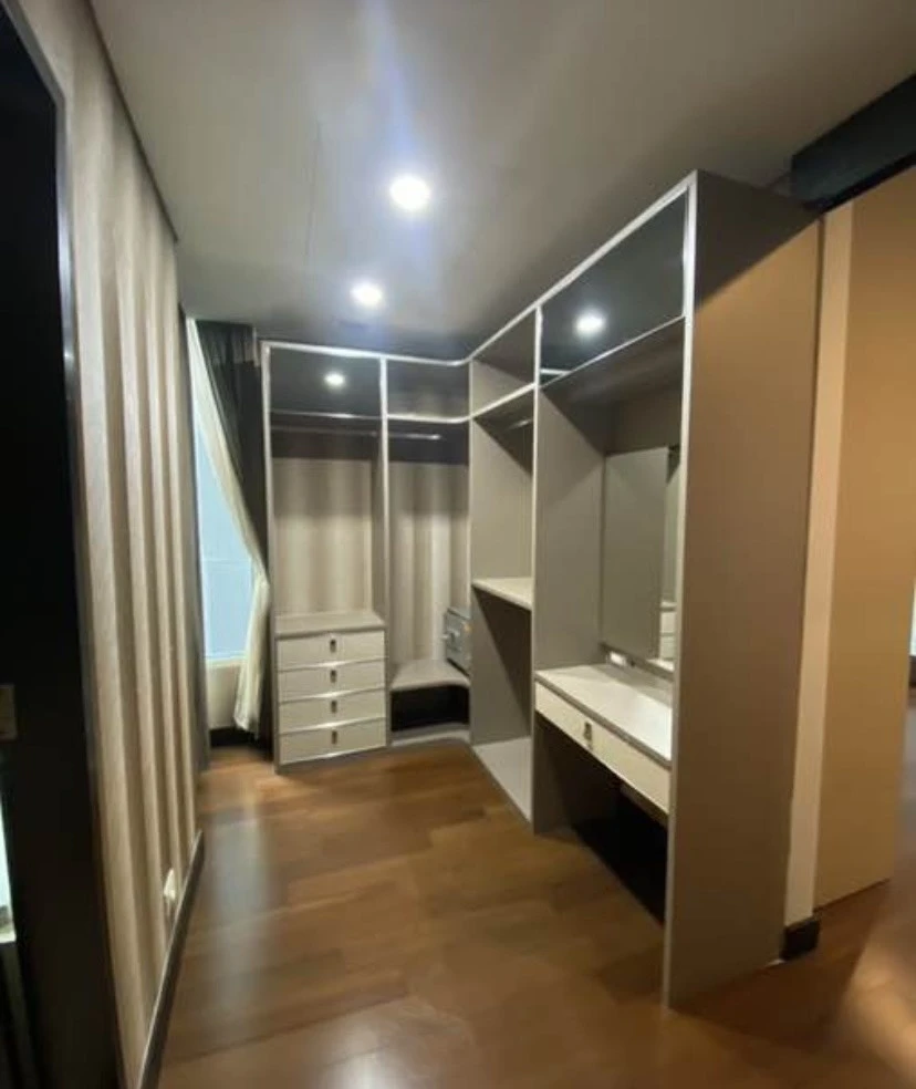 FOR SALE & RENT! Ultimate Luxury 156 sq.m. Condo - Chidlom Wing (1st Floor), Non-Furnished with Premium Fully Equipped Built-in Kitchen | ✨ The Park C