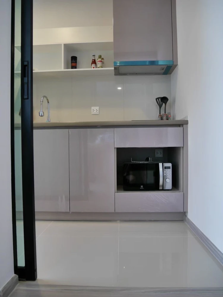For sale: Aspire Asoke-Ratchada, ready to move in, fully furnished, with all appliances. Buy now, don't miss out!