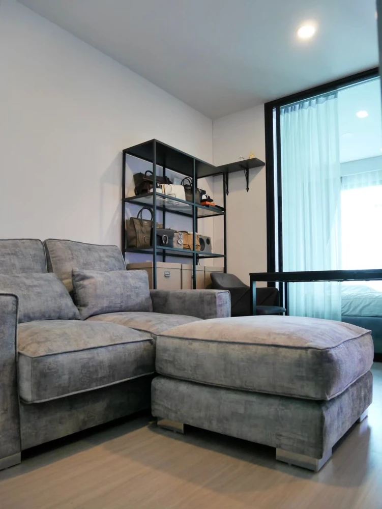 For sale: Aspire Asoke-Ratchada, ready to move in, fully furnished, with all appliances. Buy now, don't miss out!