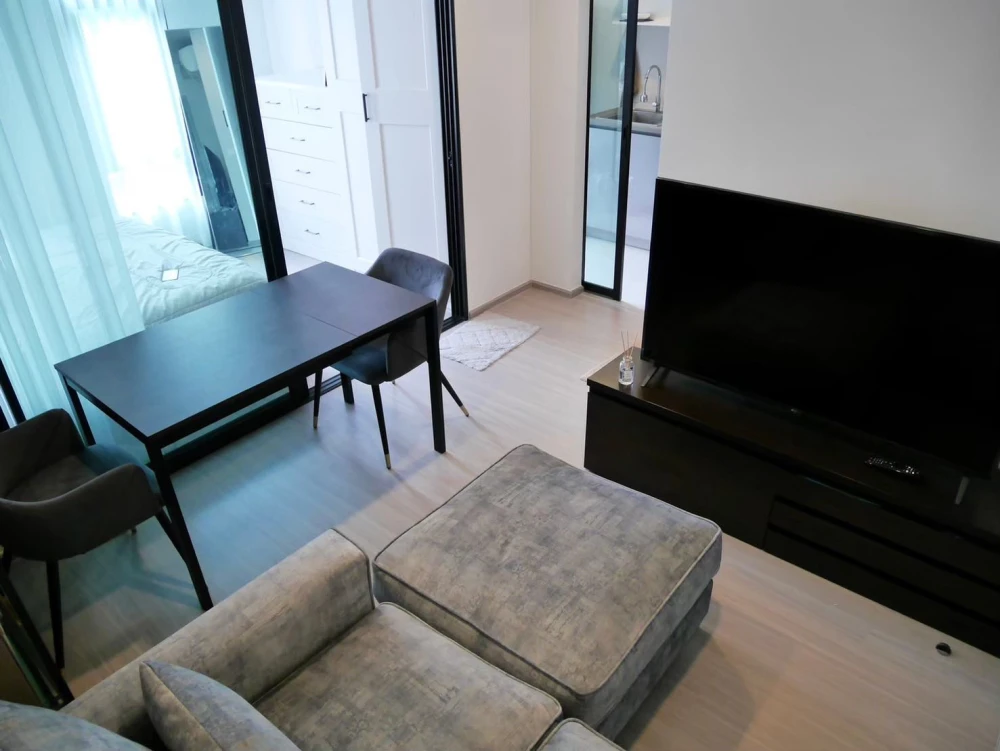 For sale: Aspire Asoke-Ratchada, ready to move in, fully furnished, with all appliances. Buy now, don't miss out!