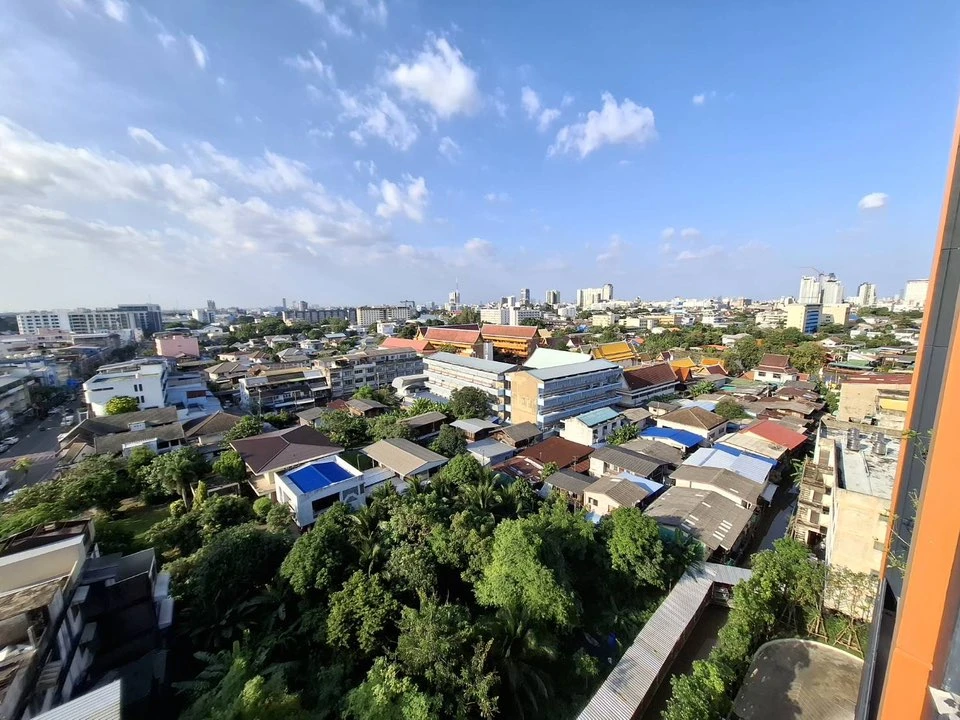 Selling a reservation for Origin Play Bangkhunnon Triple Station, corner unit, great location, beautiful garden view, don't miss it.