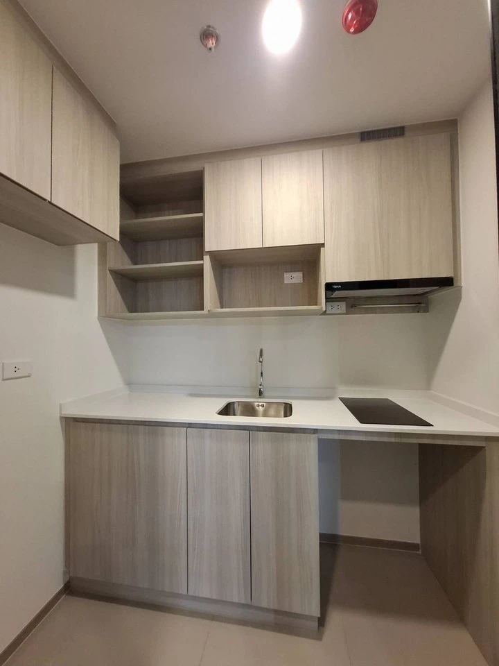 Selling a reservation for Origin Play Bangkhunnon Triple Station, corner unit, great location, beautiful garden view, don't miss it.