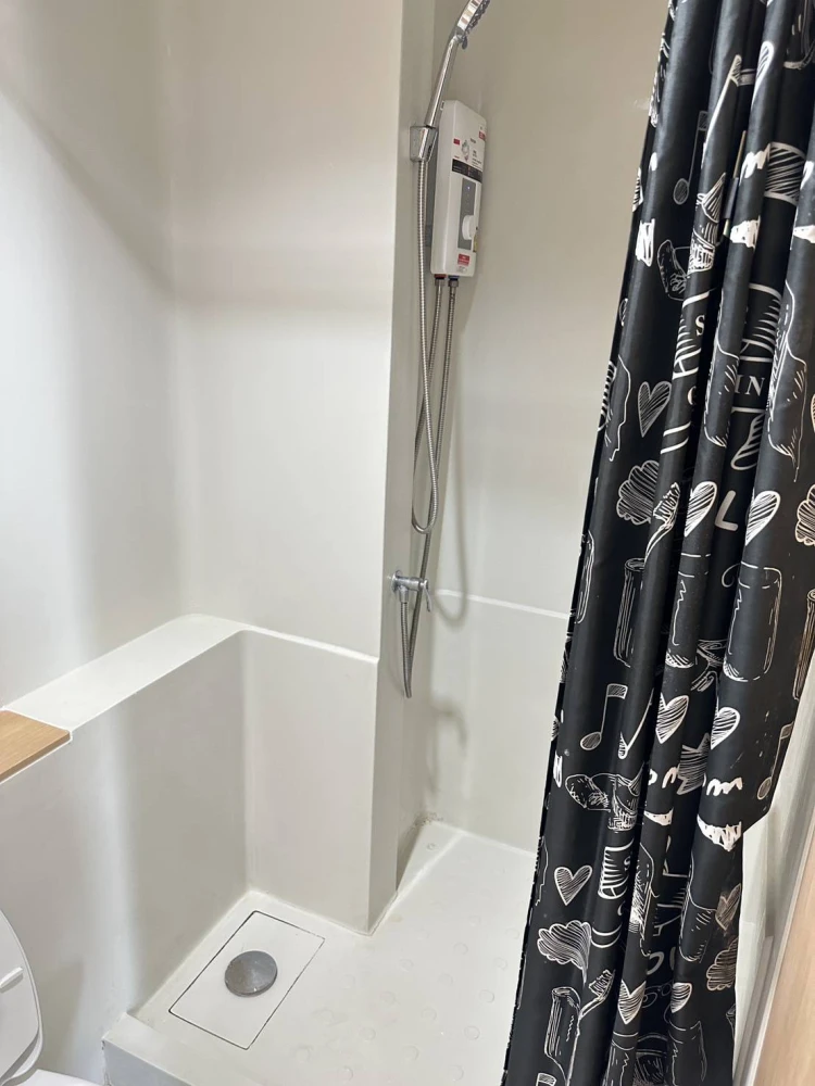 Sell/Rent Aspire Ratchada-Wongsawang. The east room is not hot. Fully furnished, electrical appliances, hurry up to reserve