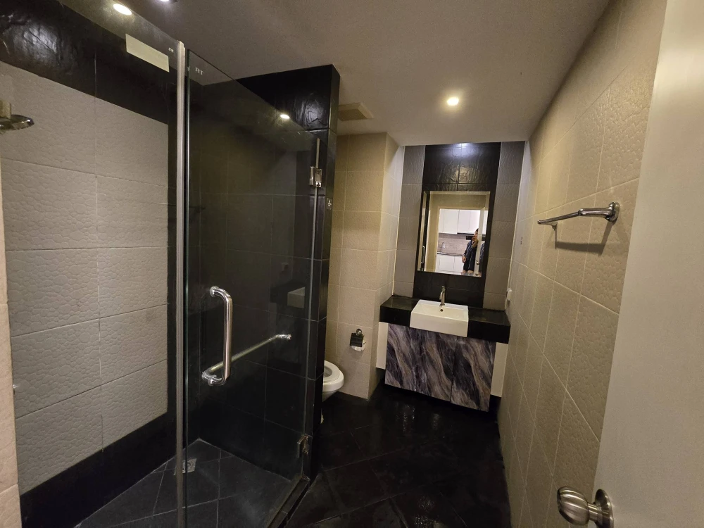 For sale/rent: Condo The Blue Residence. Nice unit, fully furnished, spacious. Book now before it's too late!