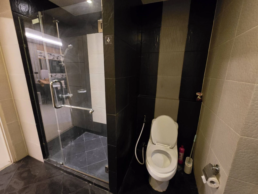 For sale/rent: Condo The Blue Residence. Nice unit, fully furnished, spacious. Book now before it's too late!