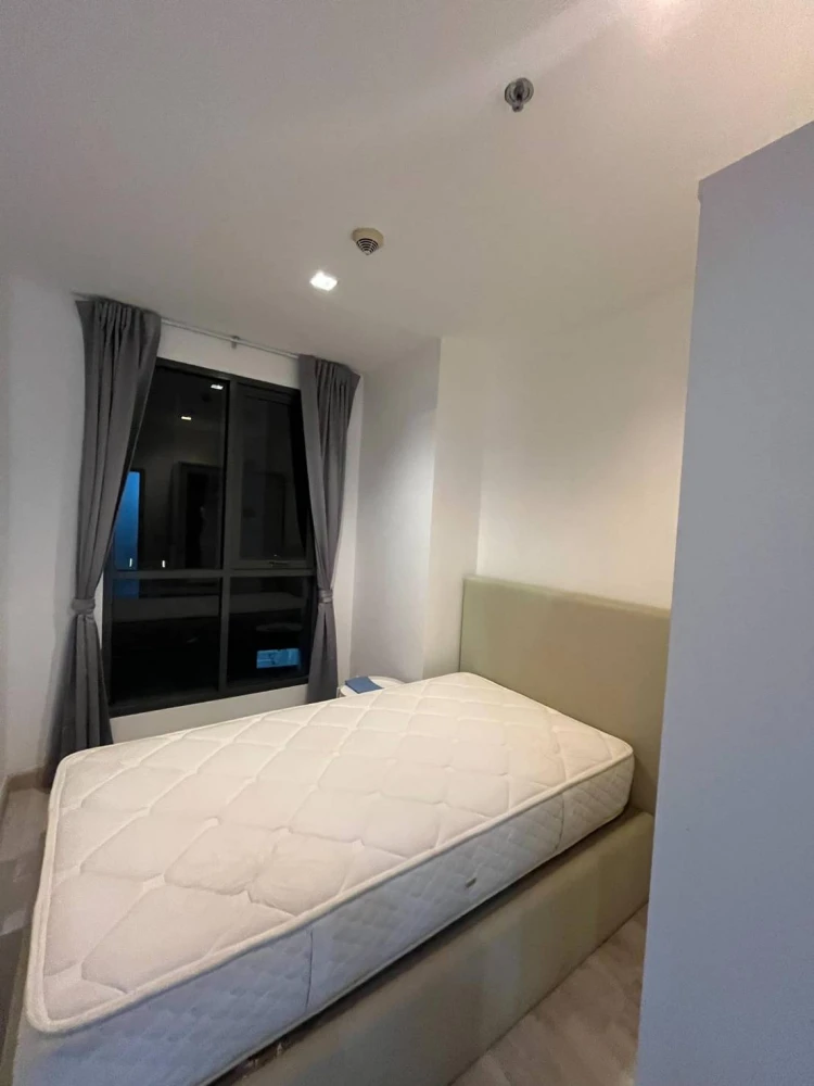 For sale/rent: Ideo Mobi Rama 9. Spacious and comfortable room with a great view. Ready to move in with just your luggage.