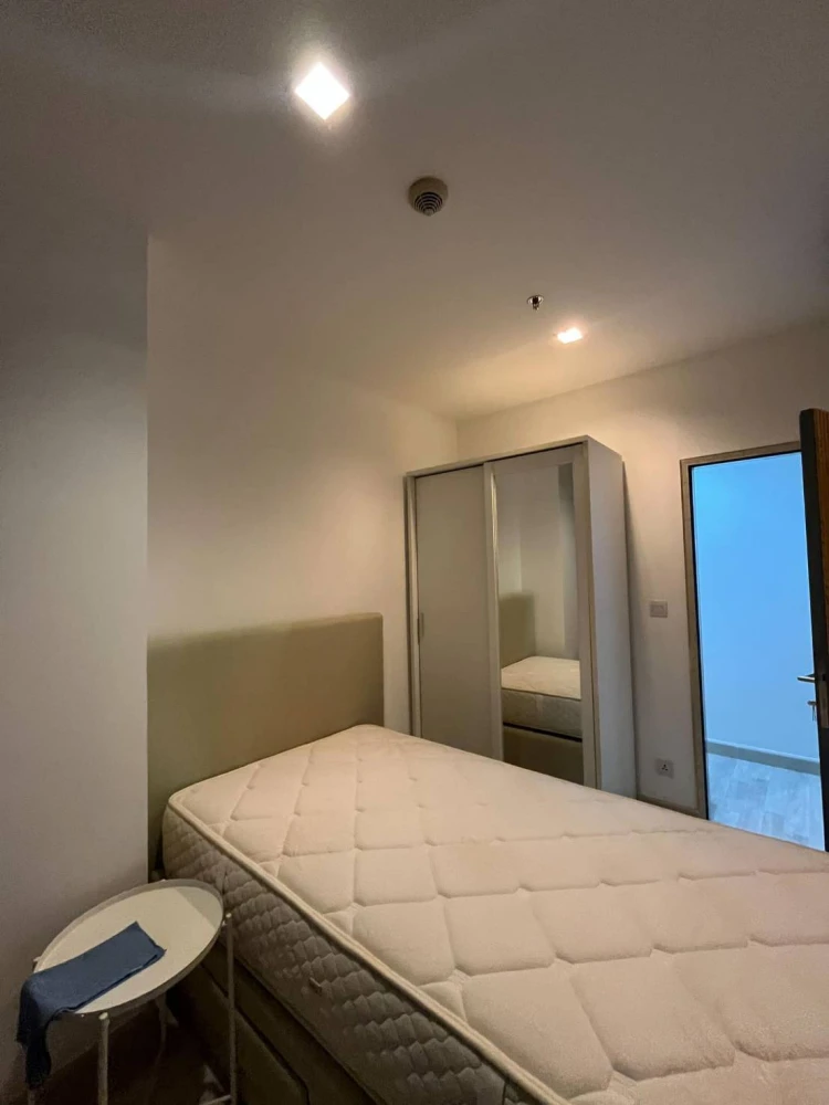 For sale/rent: Ideo Mobi Rama 9. Spacious and comfortable room with a great view. Ready to move in with just your luggage.
