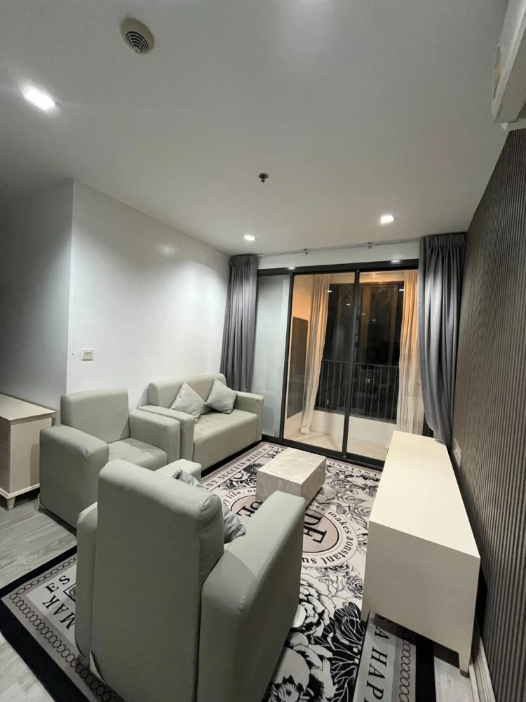For sale/rent: Ideo Mobi Rama 9. Spacious and comfortable room with a great view. Ready to move in with just your luggage.