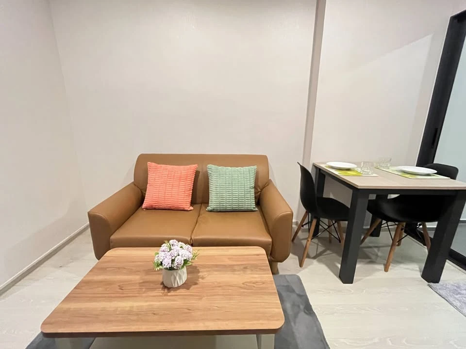 For sale and rent Ideo S115, nice room, complete amenities. The height is just right. Hurry and reserve now.