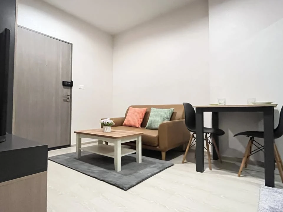 For sale and rent Ideo S115, nice room, complete amenities. The height is just right. Hurry and reserve now.