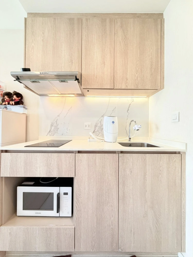For sale IKON Sukhumvit 77. Spacious and comfortable unit with full furnishings and amenities. Book now!