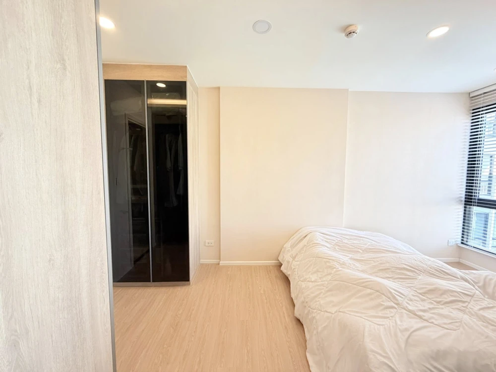 For sale IKON Sukhumvit 77. Spacious and comfortable unit with full furnishings and amenities. Book now!
