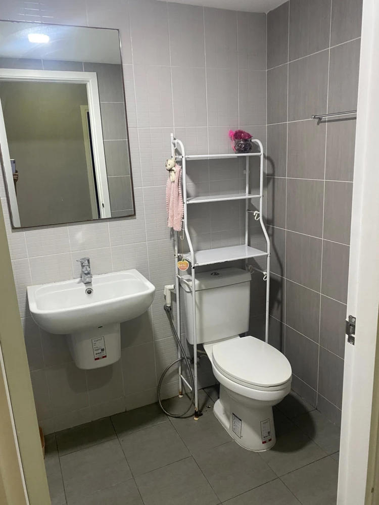 For sale/rent: Kensington Sukhumvit-Theparak, high floor unit, fully furnished, spacious and comfortable. Book now!