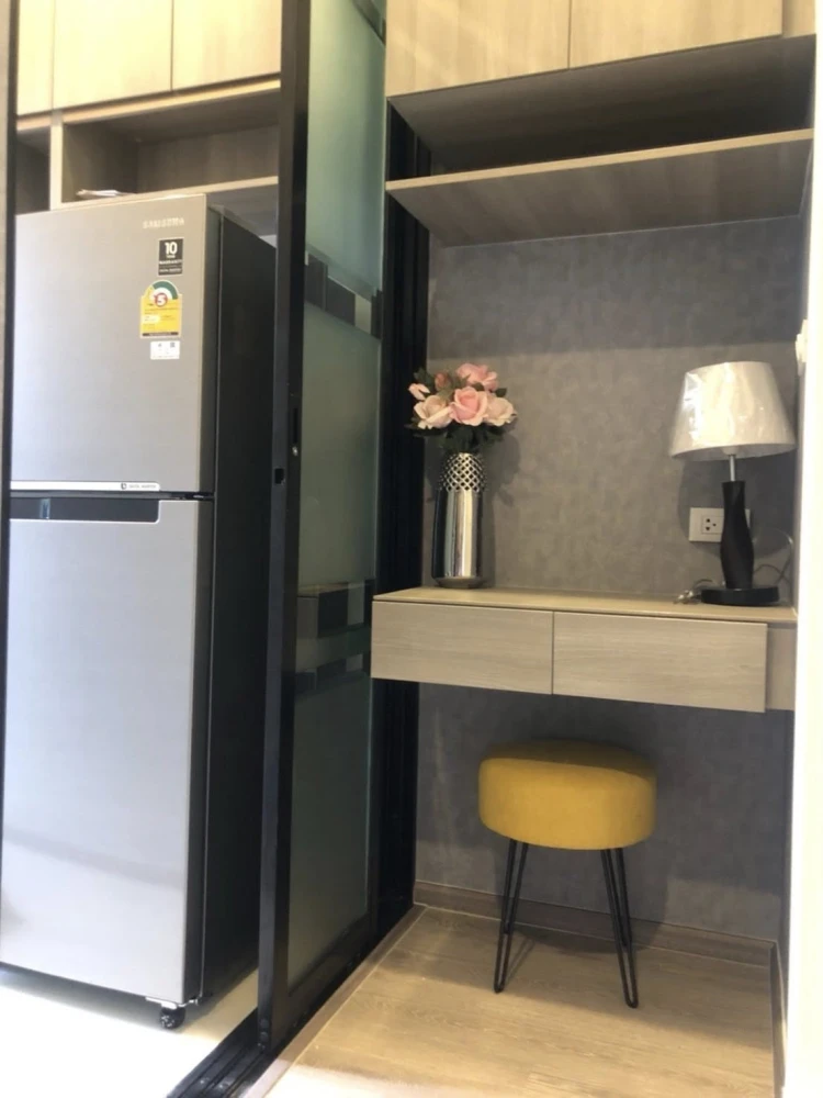 For sale/rent: Knightsbridge Kaset Society, ready-to-move-in unit, fully furnished. Book now!
