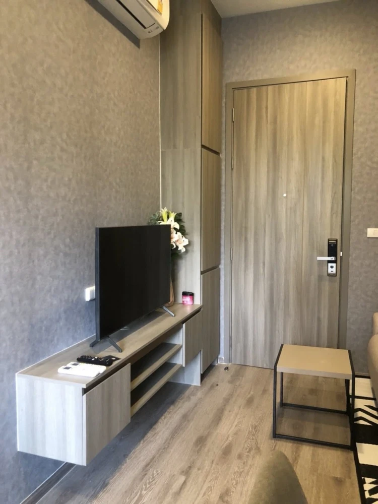 For sale/rent: Knightsbridge Kaset Society, ready-to-move-in unit, fully furnished. Book now!