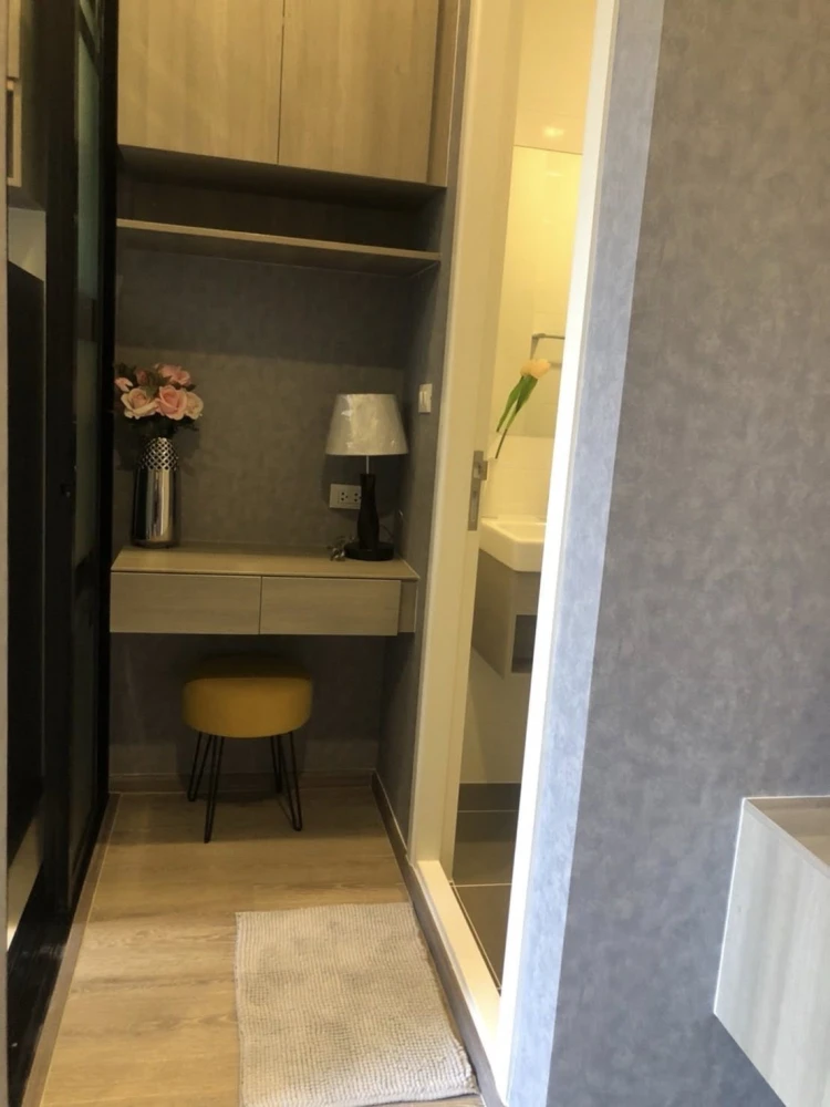For sale/rent: Knightsbridge Kaset Society, ready-to-move-in unit, fully furnished. Book now!