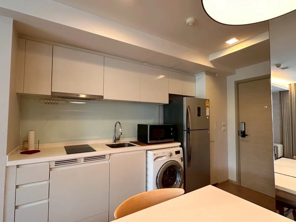 Sell/Rent Liv@49 Sukhumvit 49 room decorated in modern colors. The furniture is ready to move in. You can't reserve it anymore.
