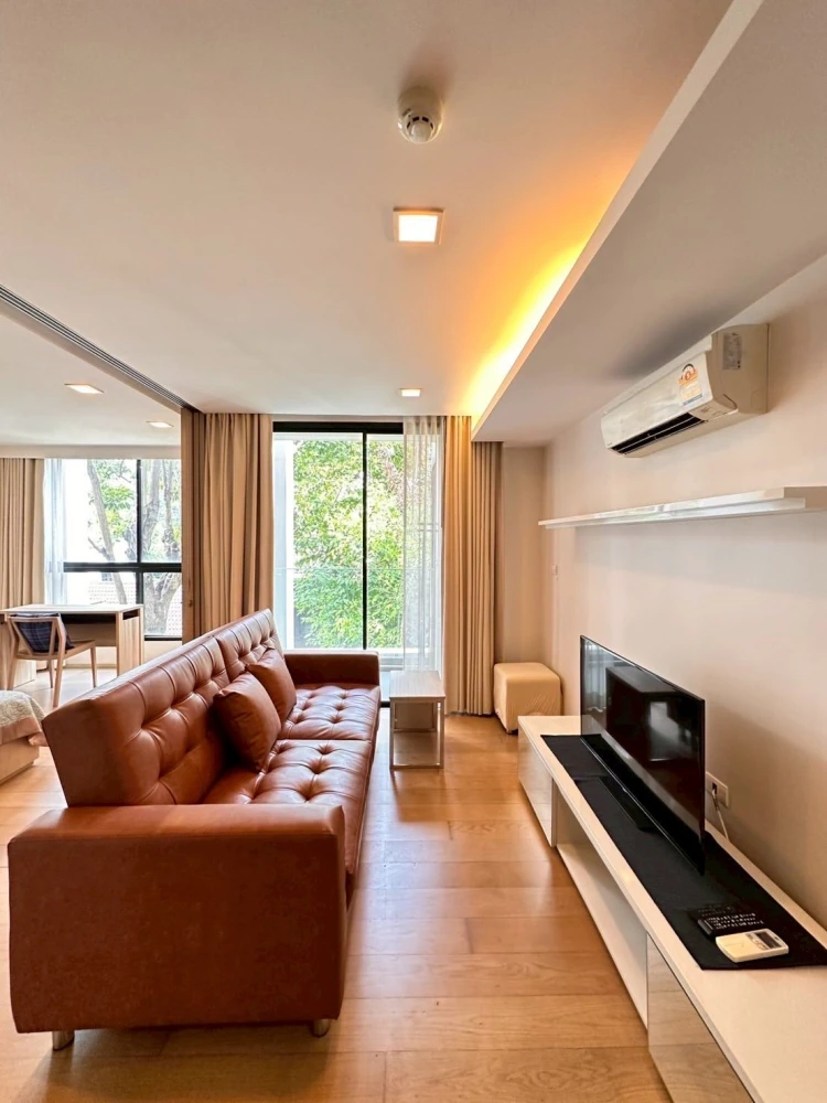 Sell/Rent Liv@49 Sukhumvit 49 room decorated in modern colors. The furniture is ready to move in. You can't reserve it anymore.