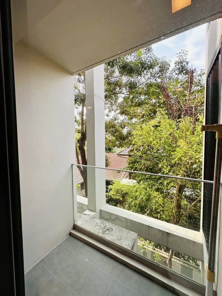 Sell/Rent Liv@49 Sukhumvit 49 room decorated in modern colors. The furniture is ready to move in. You can't reserve it anymore.