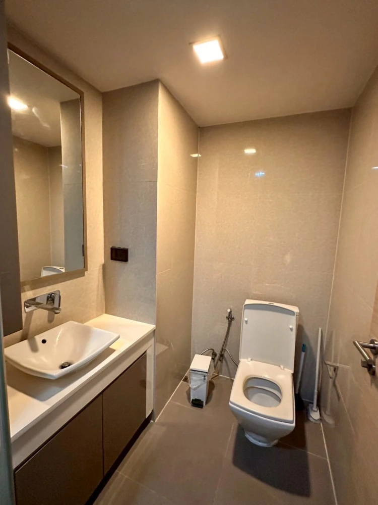 Sell/Rent Liv@49 Sukhumvit 49 room decorated in modern colors. The furniture is ready to move in. You can't reserve it anymore.