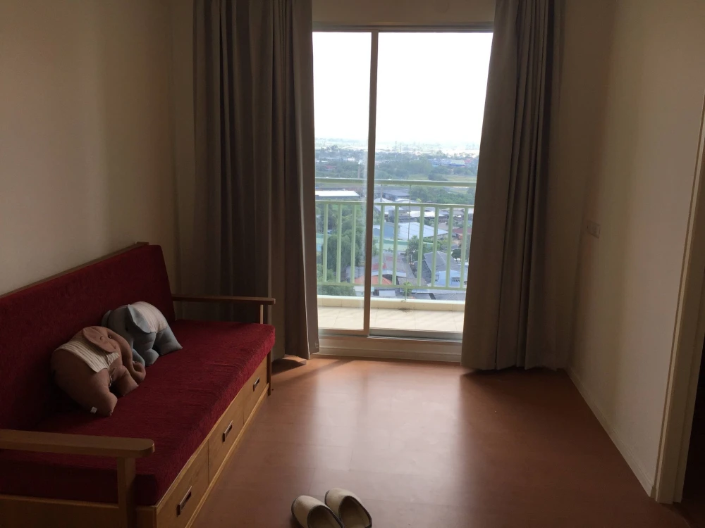 For sale/rent: Lumpini Condotown North Pattaya Sukhumvit, high floor unit, good ventilation, comfortable living space, fully furnished. Book now!