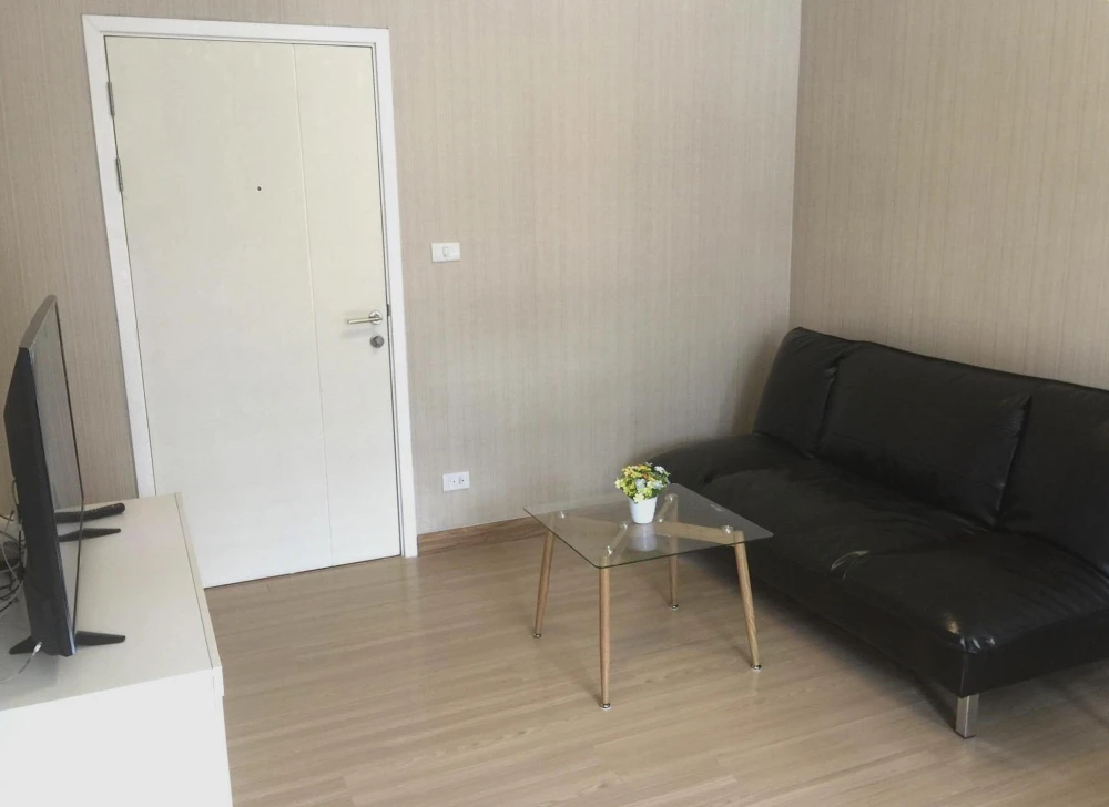 For sale/rent: Plum Condo Paholyothin 89. Nice unit, fully furnished, affordable price. Book now before it's too late!!