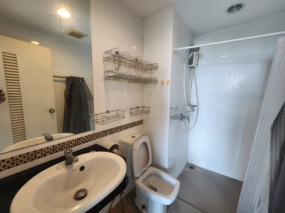 For sale/rent Premio Prime, empty room, spacious, comfortable, reserve now.