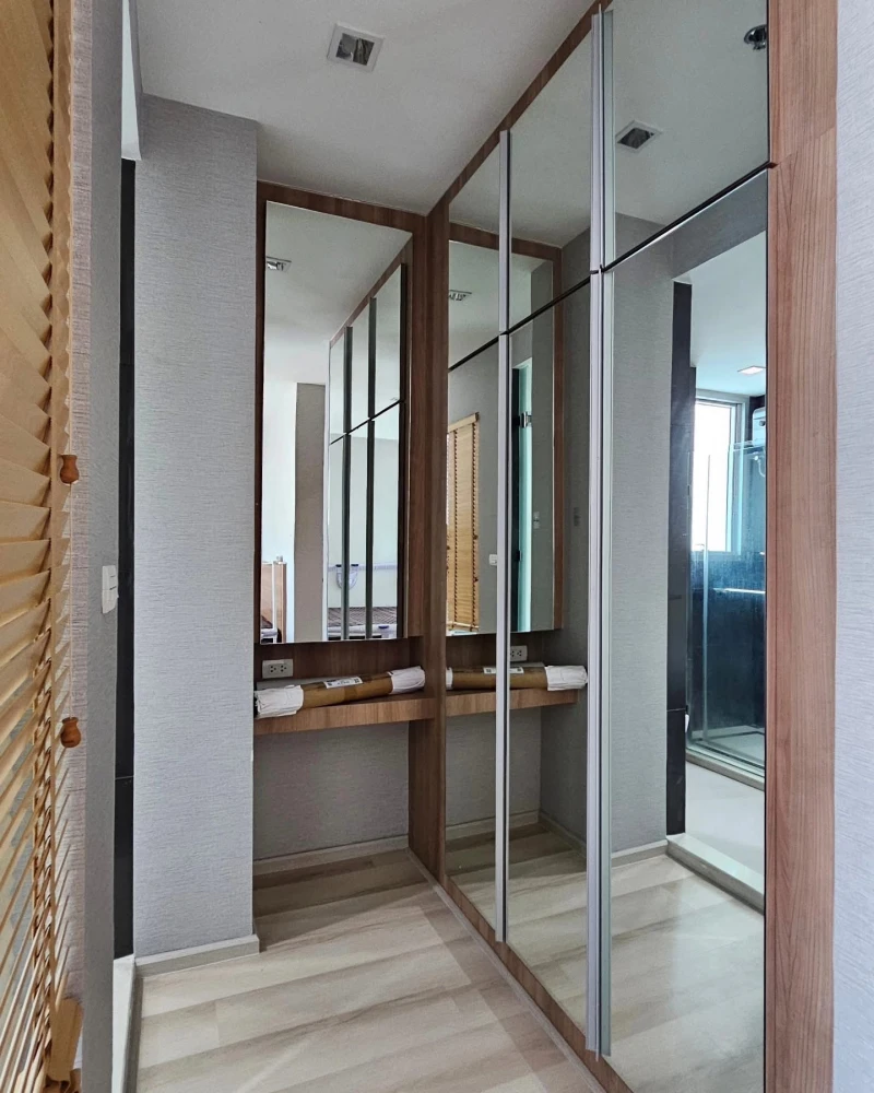 For sale/rent: Rhythm Phahon-Ari, high floor unit, ready to move in, fully furnished, city view, no obstructing buildings. Book now!
