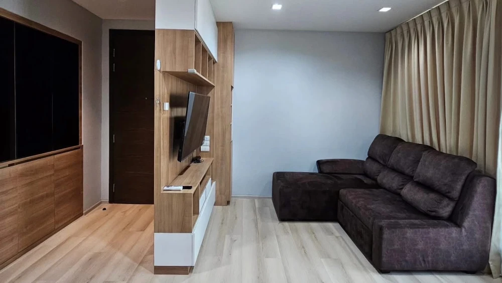 For sale/rent: Rhythm Phahon-Ari, high floor unit, ready to move in, fully furnished, city view, no obstructing buildings. Book now!