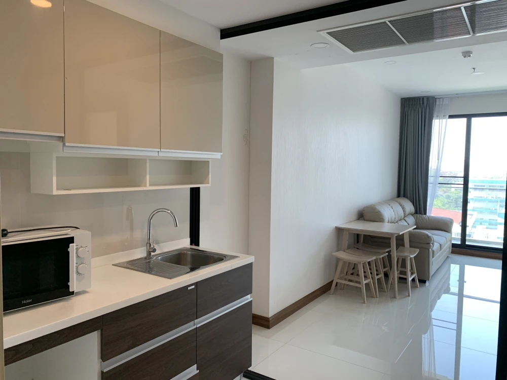 For sale/rent: Supalai Premier Charoen Nakhon. Nice room, fully furnished. Book now!