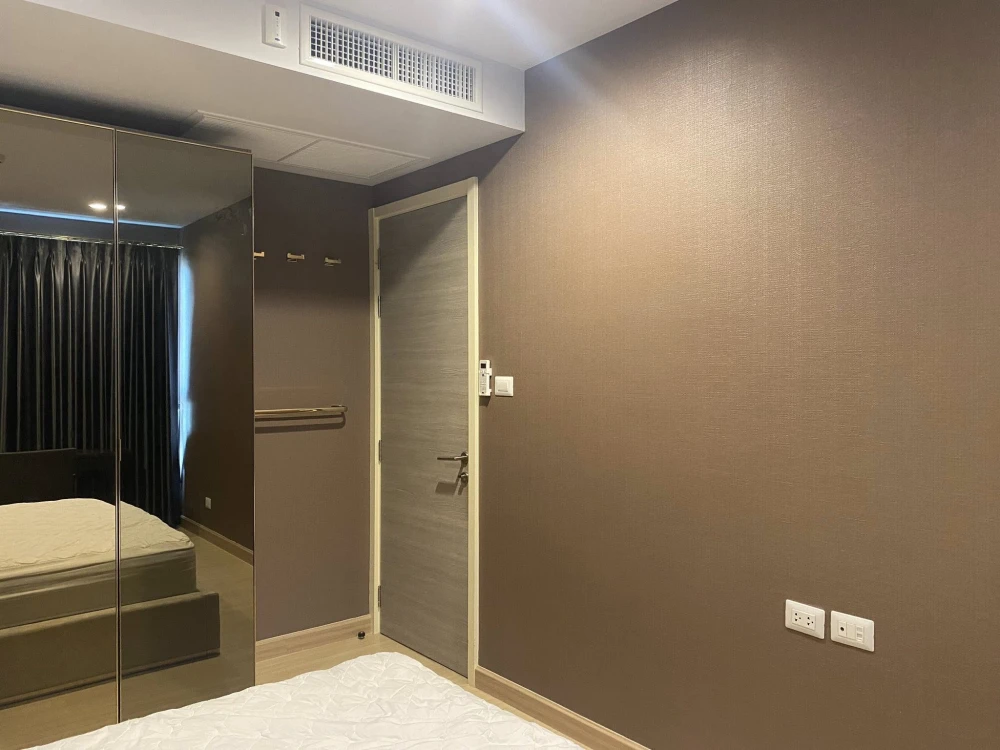 For sale/rent: Supalai Riva Grand Rama 3, ready-to-move-in unit, high floor, fully furnished, spacious and comfortable. Book now!